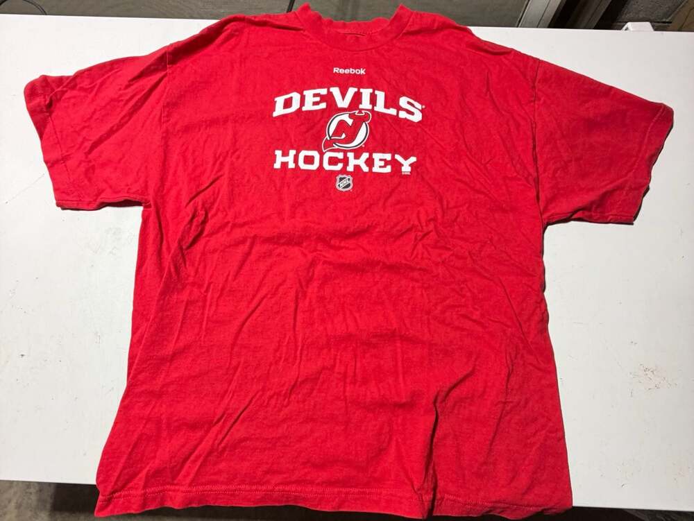 Majestic NHL New Jersey Devils Hockey Shirt Mens Medium